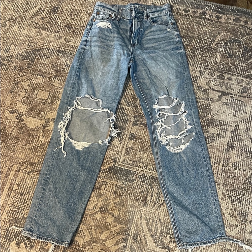 American Eagle Women’s Distressed Blue Jeans